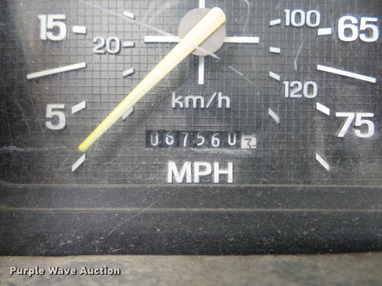 image for item DB5263 1987 Ford F800 bucket truck