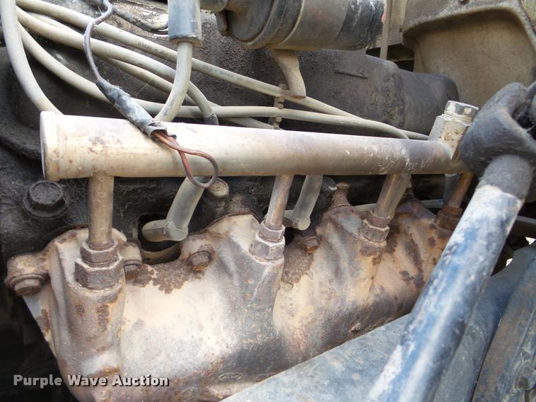 image for item DB5263 1987 Ford F800 bucket truck