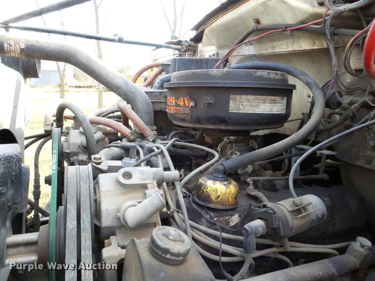 image for item DB5263 1987 Ford F800 bucket truck