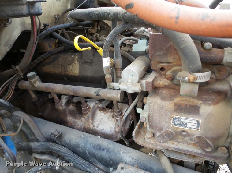 image for item DB5263 1987 Ford F800 bucket truck