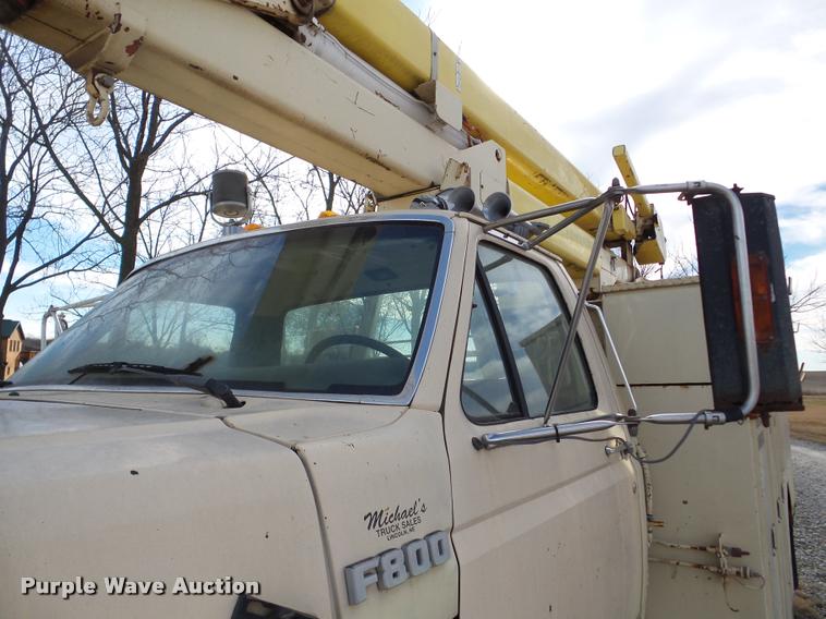 image for item DB5263 1987 Ford F800 bucket truck