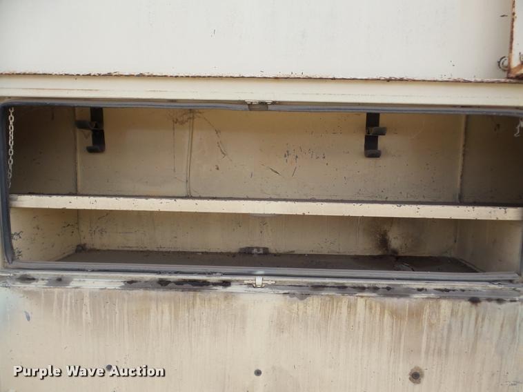 image for item DB5263 1987 Ford F800 bucket truck