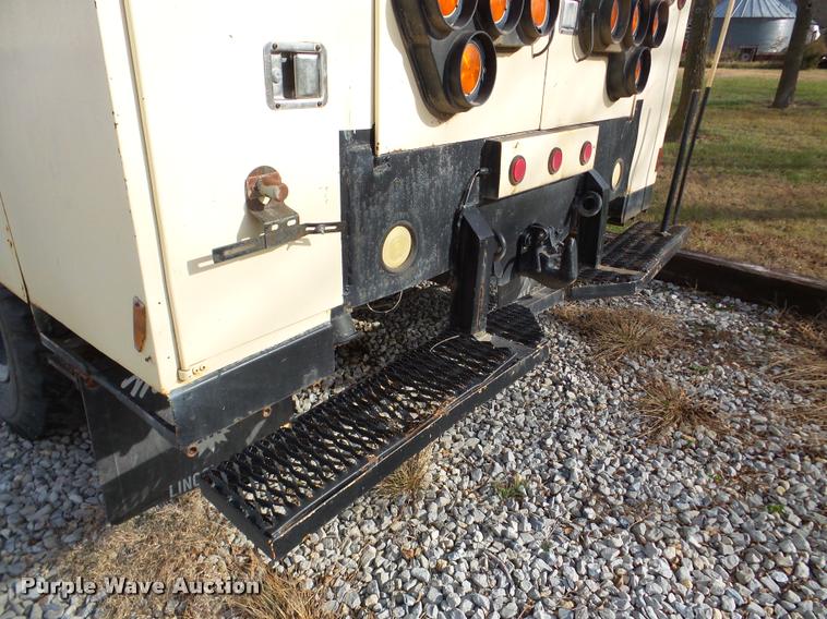 image for item DB5263 1987 Ford F800 bucket truck