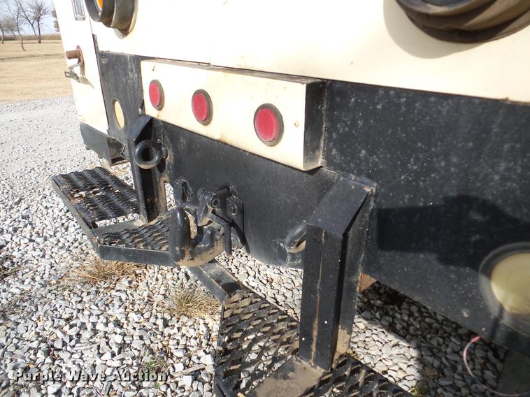 image for item DB5263 1987 Ford F800 bucket truck