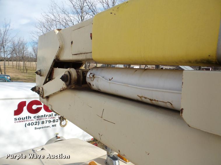 image for item DB5263 1987 Ford F800 bucket truck