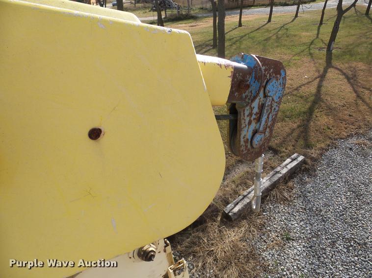 image for item DB5263 1987 Ford F800 bucket truck