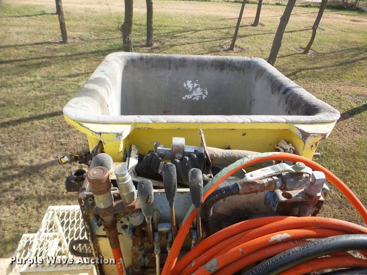 image for item DB5263 1987 Ford F800 bucket truck