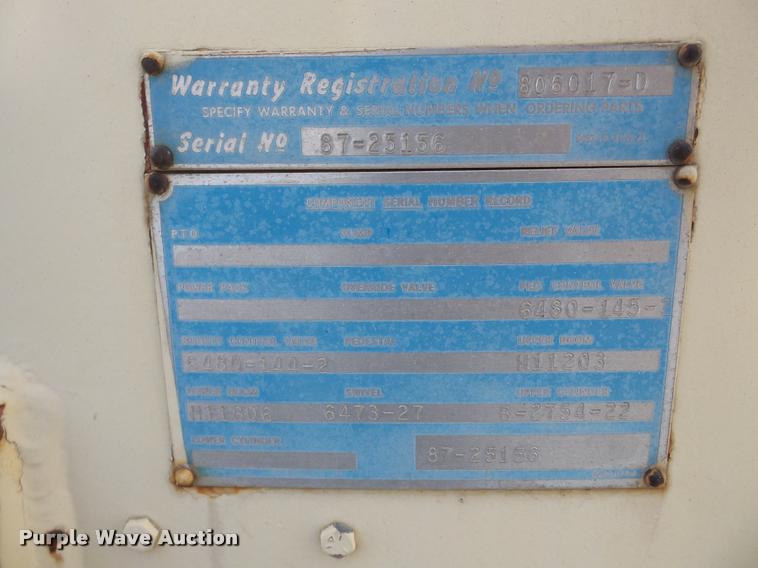 image for item DB5263 1987 Ford F800 bucket truck