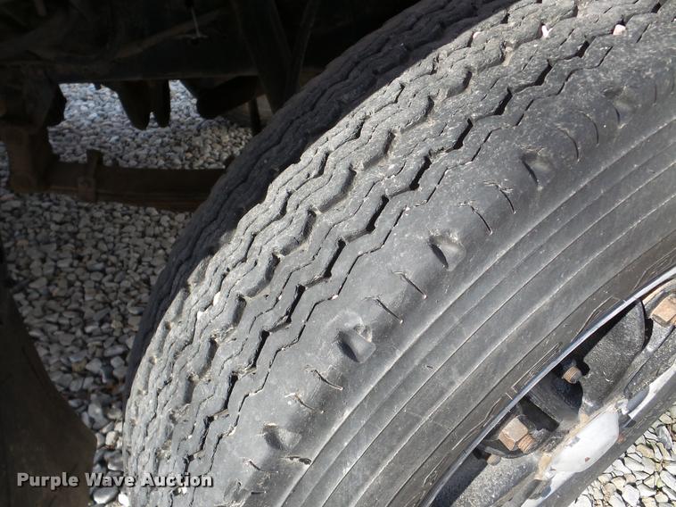 image for item DB5263 1987 Ford F800 bucket truck