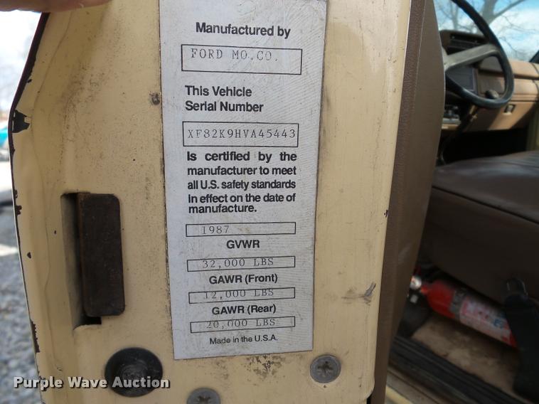 image for item DB5263 1987 Ford F800 bucket truck