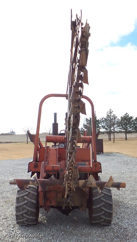 image for item DB5264 1987 Ditch Witch 4010D trencher