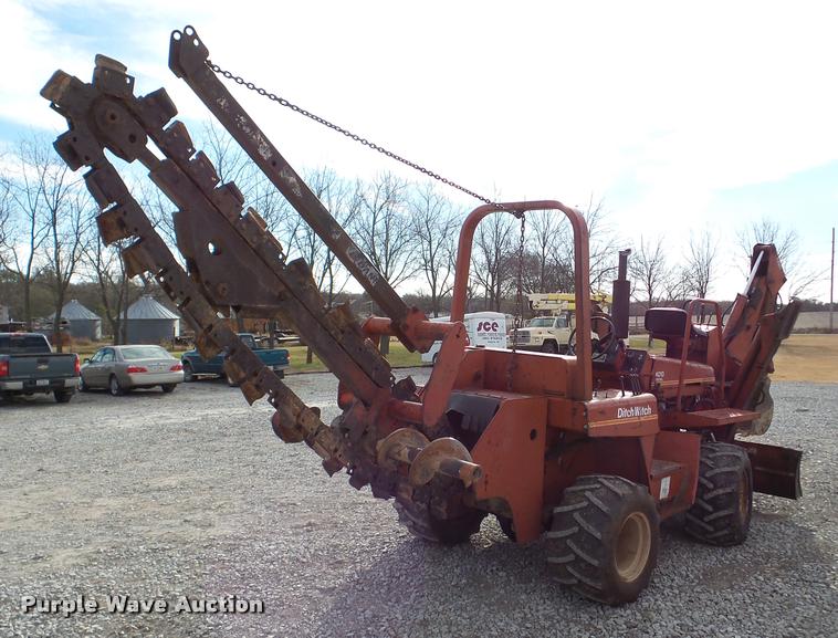 image for item DB5264 1987 Ditch Witch 4010D trencher