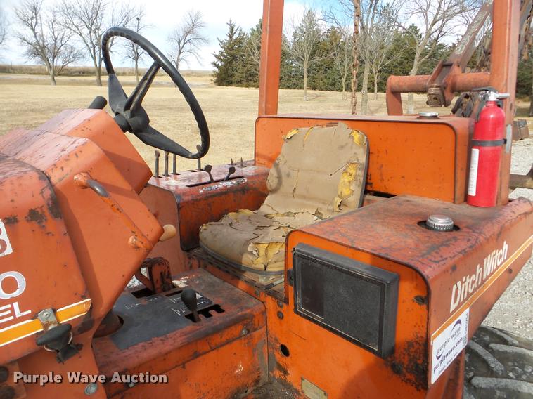 image for item DB5264 1987 Ditch Witch 4010D trencher