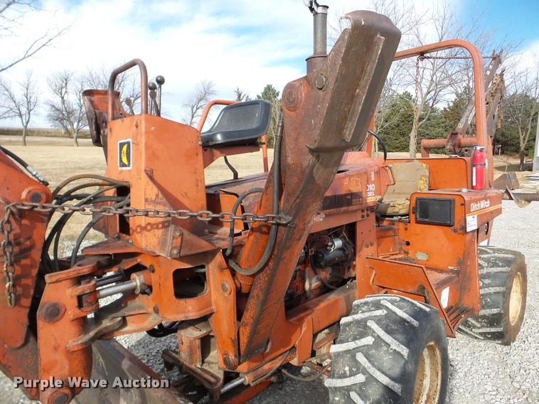 image for item DB5264 1987 Ditch Witch 4010D trencher