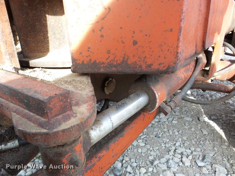 image for item DB5264 1987 Ditch Witch 4010D trencher