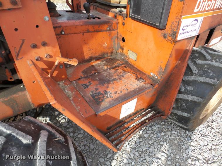image for item DB5264 1987 Ditch Witch 4010D trencher