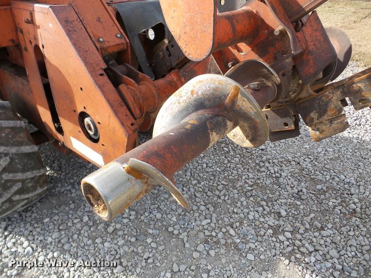 image for item DB5264 1987 Ditch Witch 4010D trencher
