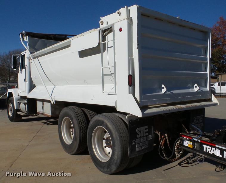 image for item DB5273 1996 Volvo ACL dump truck