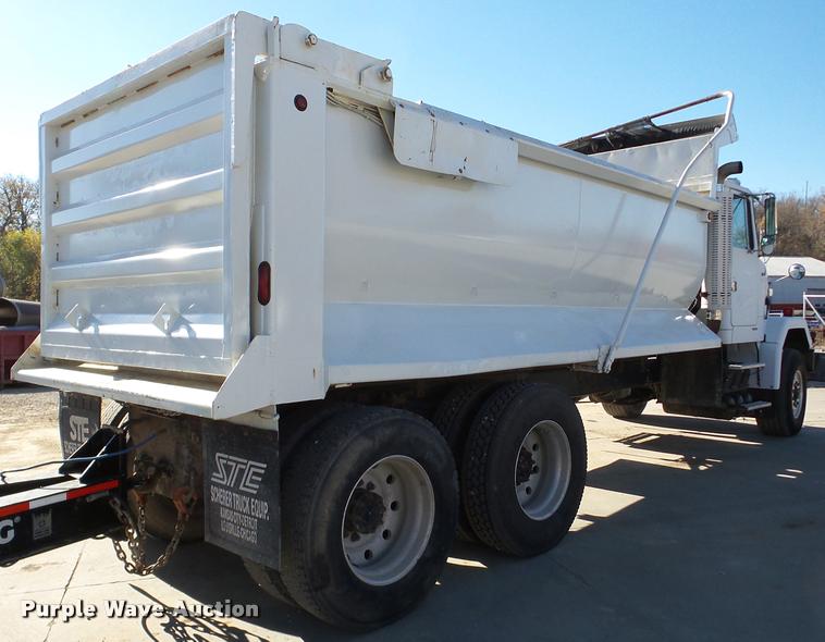 image for item DB5273 1996 Volvo ACL dump truck