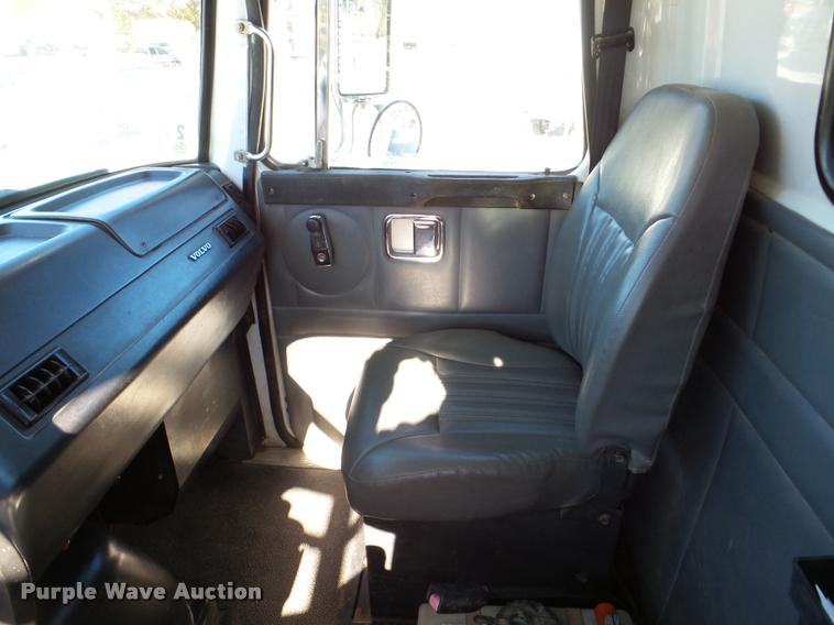 image for item DB5273 1996 Volvo ACL dump truck