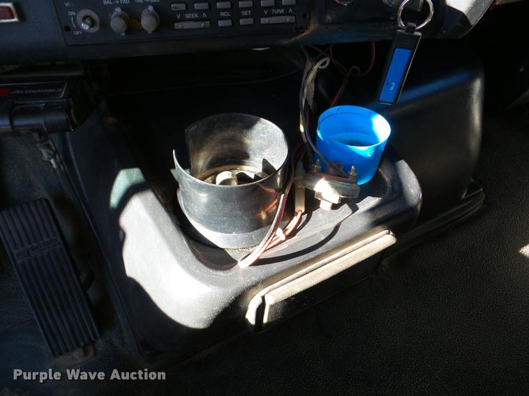 image for item DB5273 1996 Volvo ACL dump truck