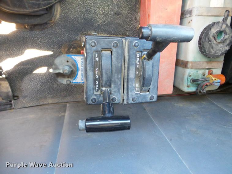 image for item DB5273 1996 Volvo ACL dump truck