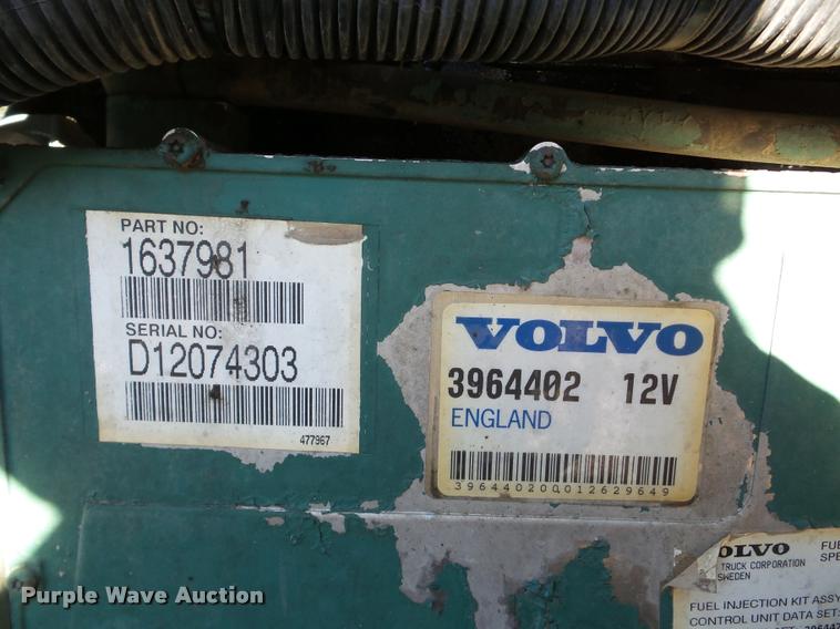 image for item DB5273 1996 Volvo ACL dump truck