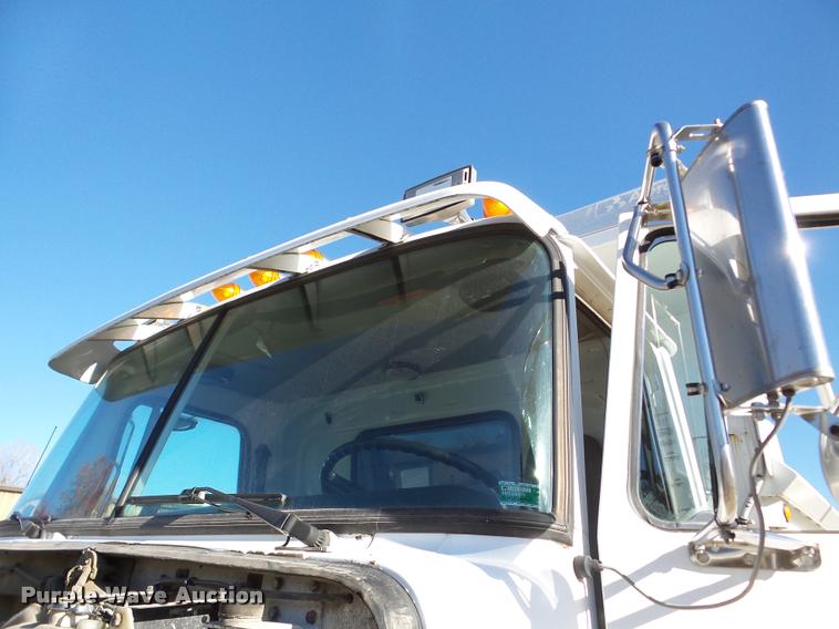 image for item DB5273 1996 Volvo ACL dump truck