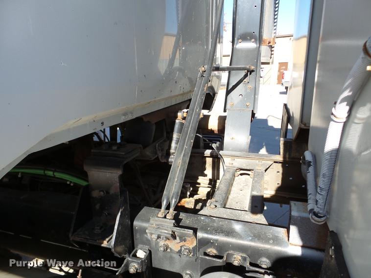 image for item DB5273 1996 Volvo ACL dump truck