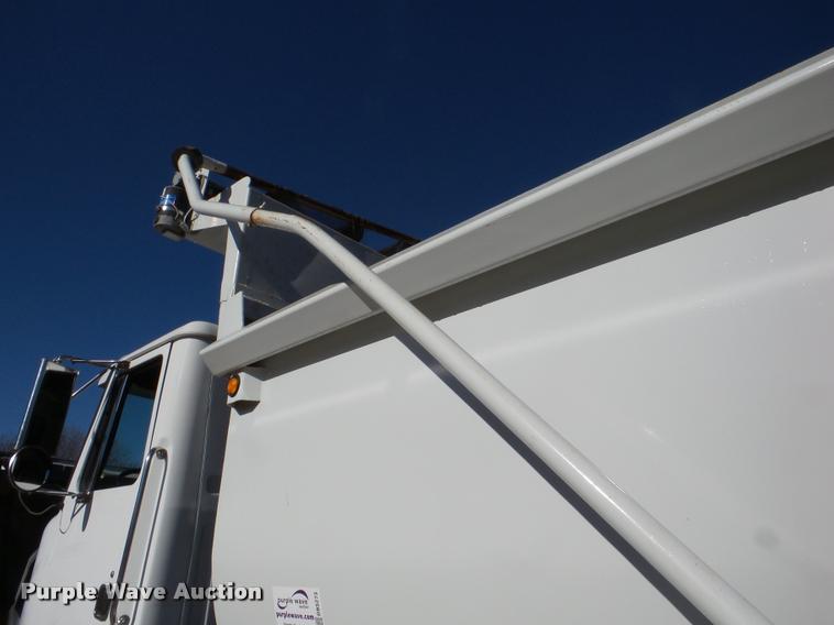 image for item DB5273 1996 Volvo ACL dump truck