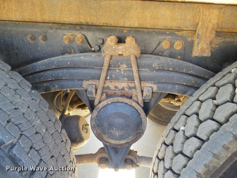 image for item DB5273 1996 Volvo ACL dump truck