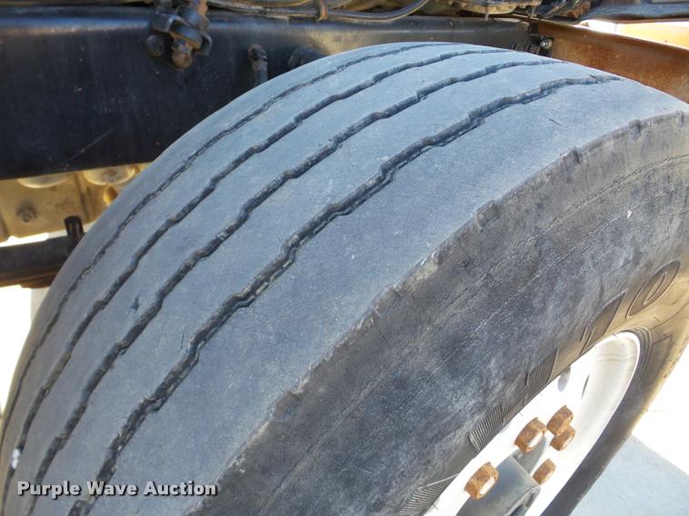 image for item DB5273 1996 Volvo ACL dump truck