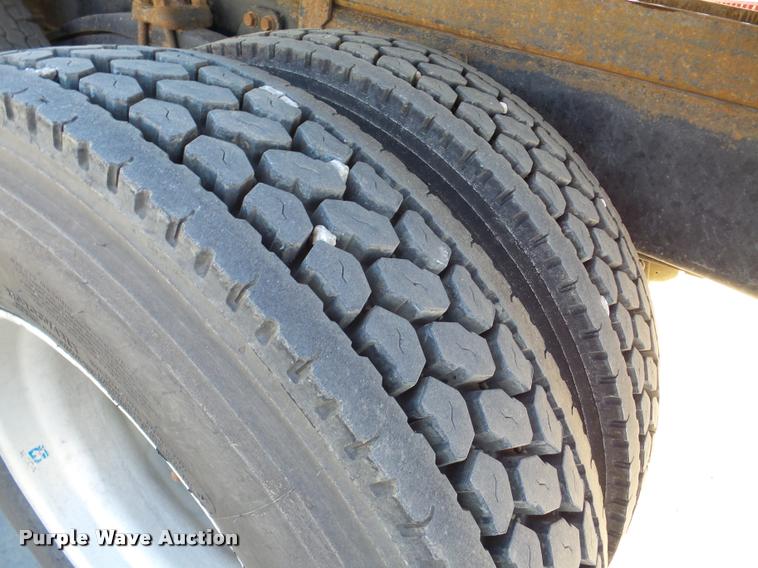 image for item DB5273 1996 Volvo ACL dump truck