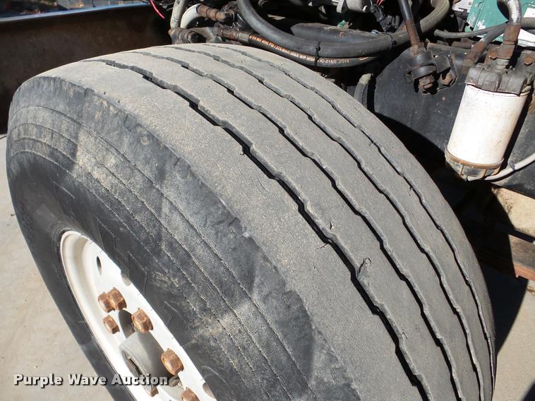 image for item DB5273 1996 Volvo ACL dump truck