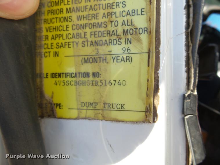 image for item DB5273 1996 Volvo ACL dump truck