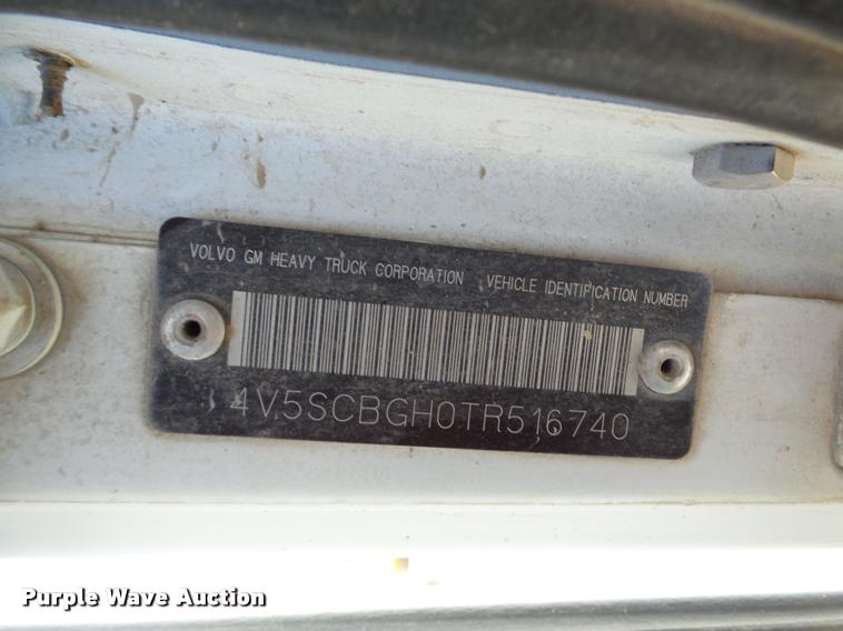 image for item DB5273 1996 Volvo ACL dump truck