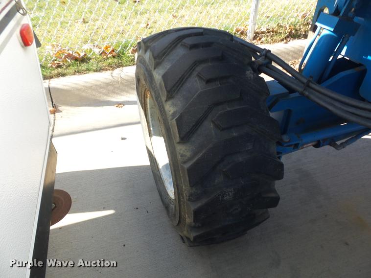 image for item J1593 2001 Genie S40 boom lift