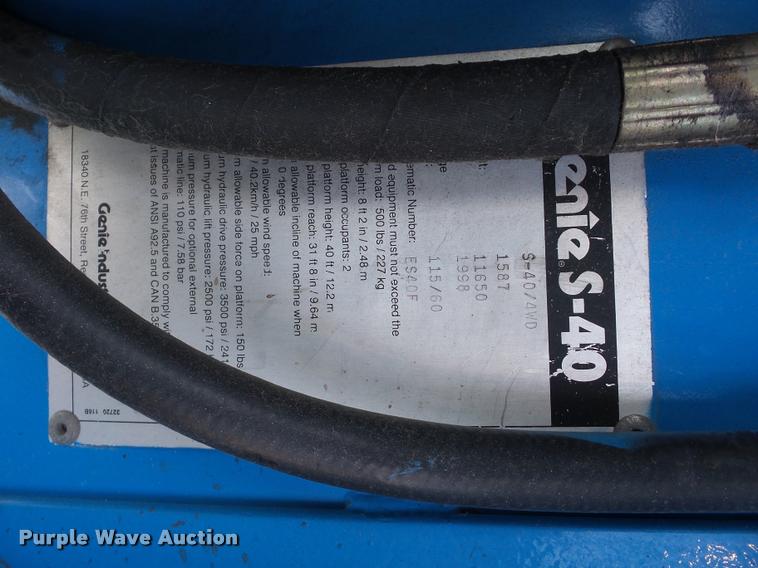 image for item J1593 2001 Genie S40 boom lift
