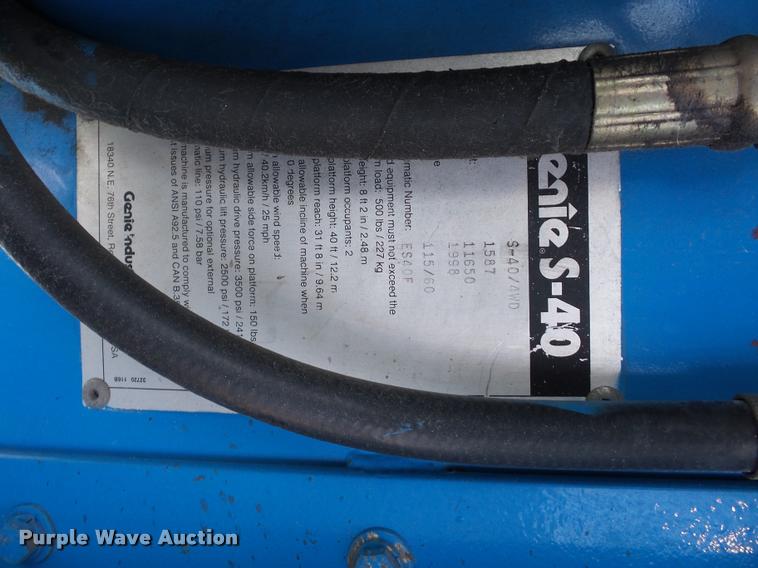 image for item J1593 2001 Genie S40 boom lift