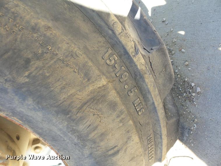 image for item J1594 1998 Genie S60 boom lift