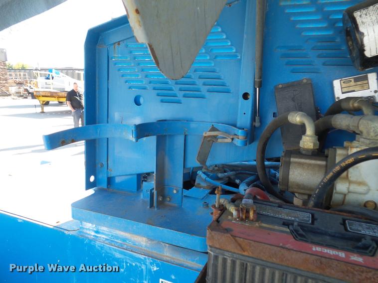 image for item J1594 1998 Genie S60 boom lift