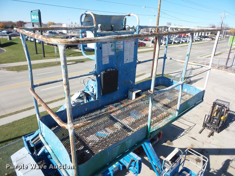 image for item J1595 1998 Genie S60 boom lift
