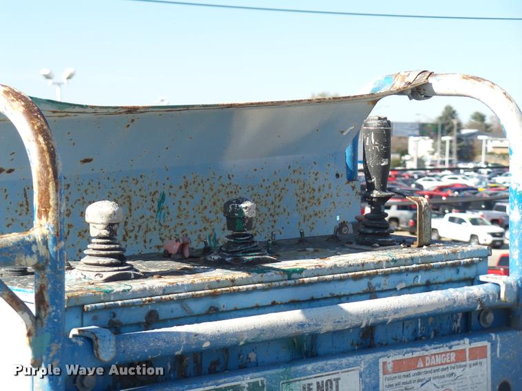 image for item J1595 1998 Genie S60 boom lift