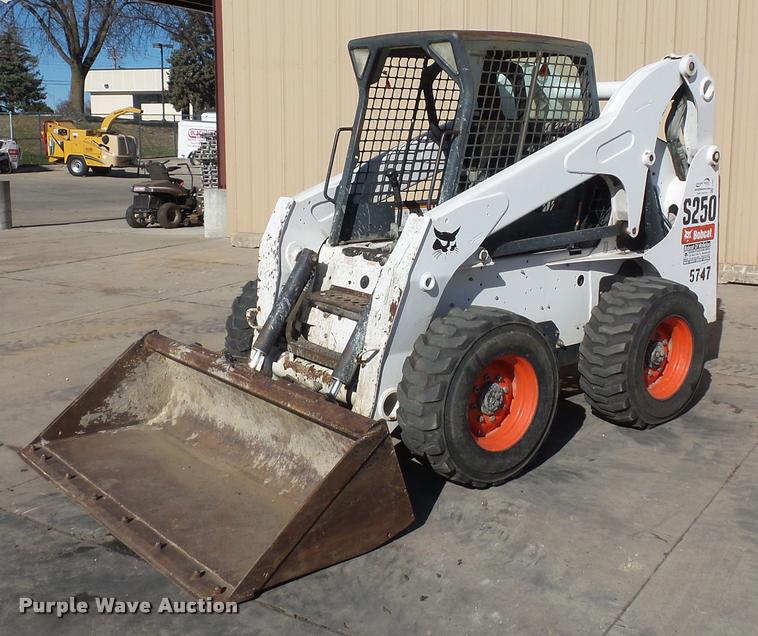 image for item J1601 2008 Bobcat S250 skid steer