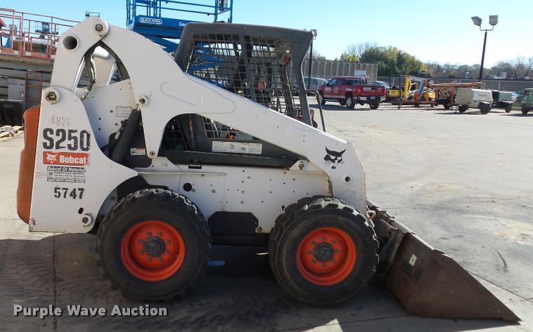 image for item J1601 2008 Bobcat S250 skid steer