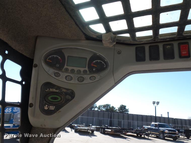 image for item J1601 2008 Bobcat S250 skid steer