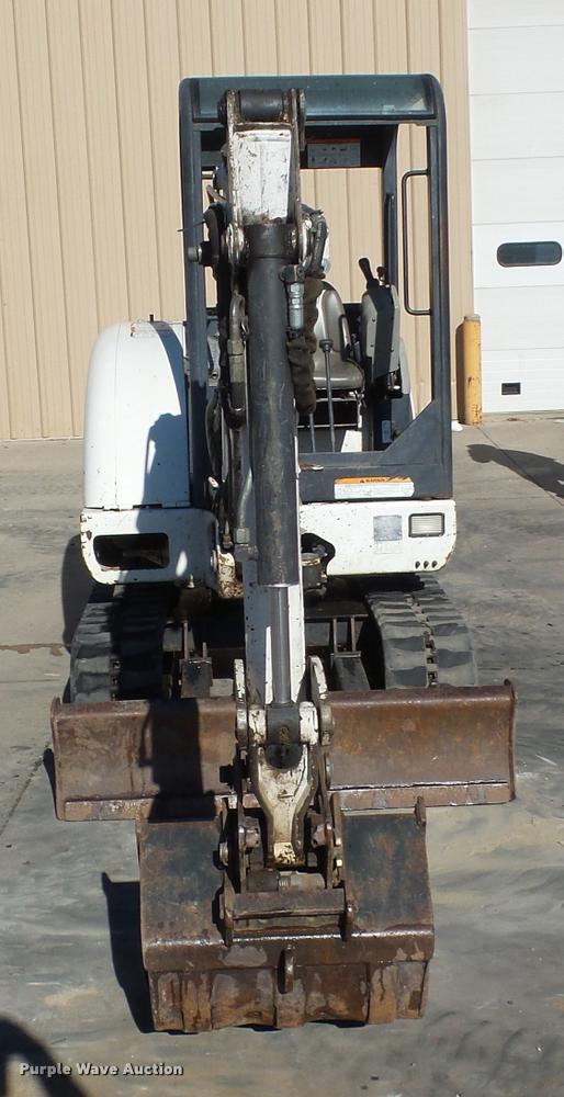 image for item J1602 2001 Bobcat 325 compact excavator