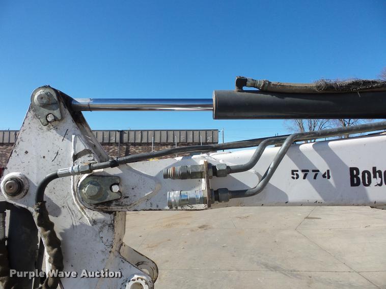 image for item J1602 2001 Bobcat 325 compact excavator