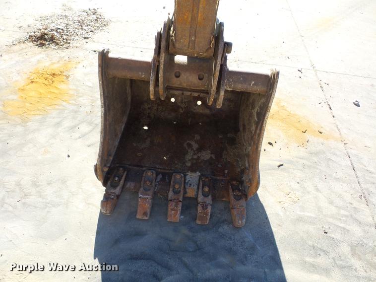 image for item J1602 2001 Bobcat 325 compact excavator