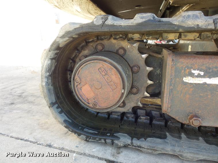 image for item J1602 2001 Bobcat 325 compact excavator